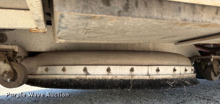 image for item DX5825 Nilfisk-Advance Cyclone 4500 4WS surface cleaner