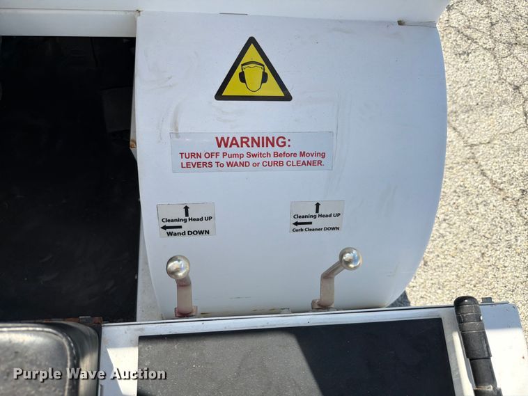 image for item DX5825 Nilfisk-Advance Cyclone 4500 4WS surface cleaner