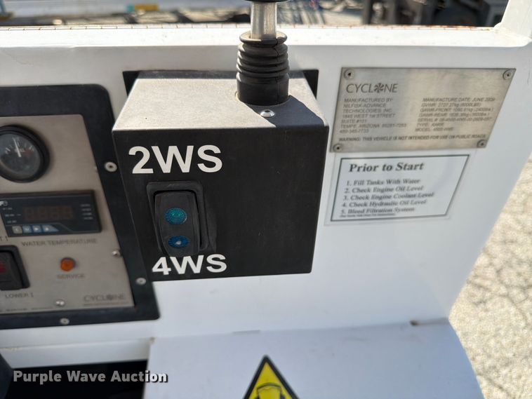 image for item DX5825 Nilfisk-Advance Cyclone 4500 4WS surface cleaner