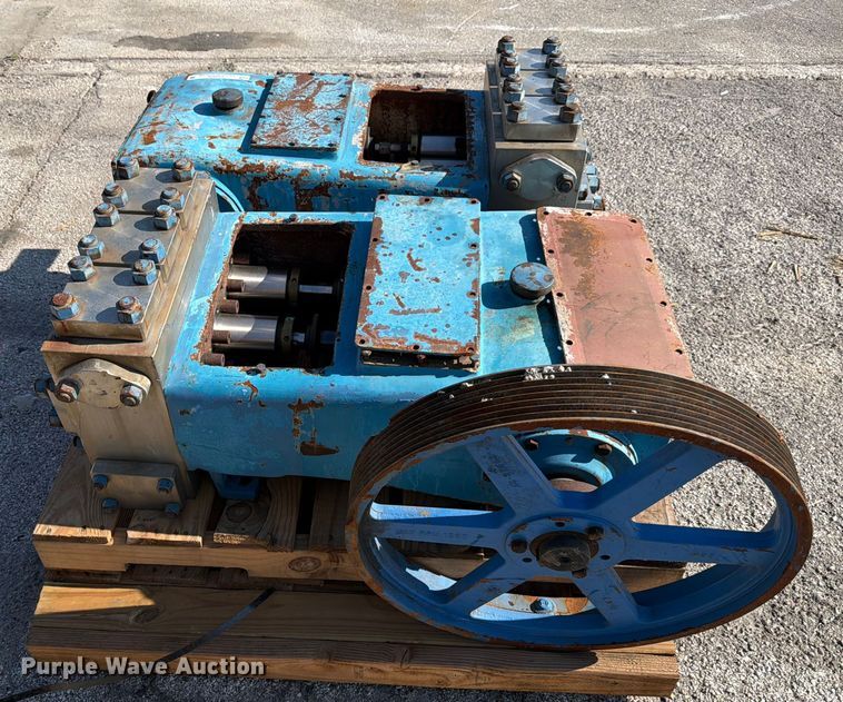 image for item DX5826 (2) Weatherford 2060M triplex pumps