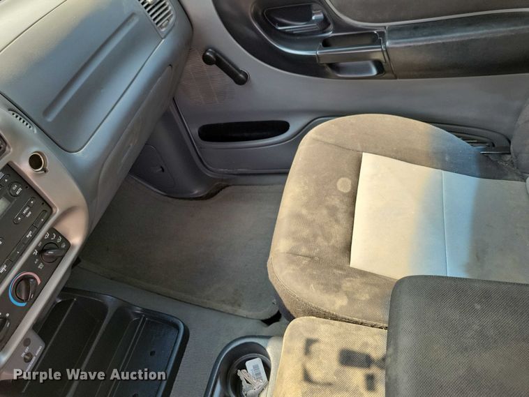 image for item DX7200 2005 Ford Ranger SuperCab pickup truck