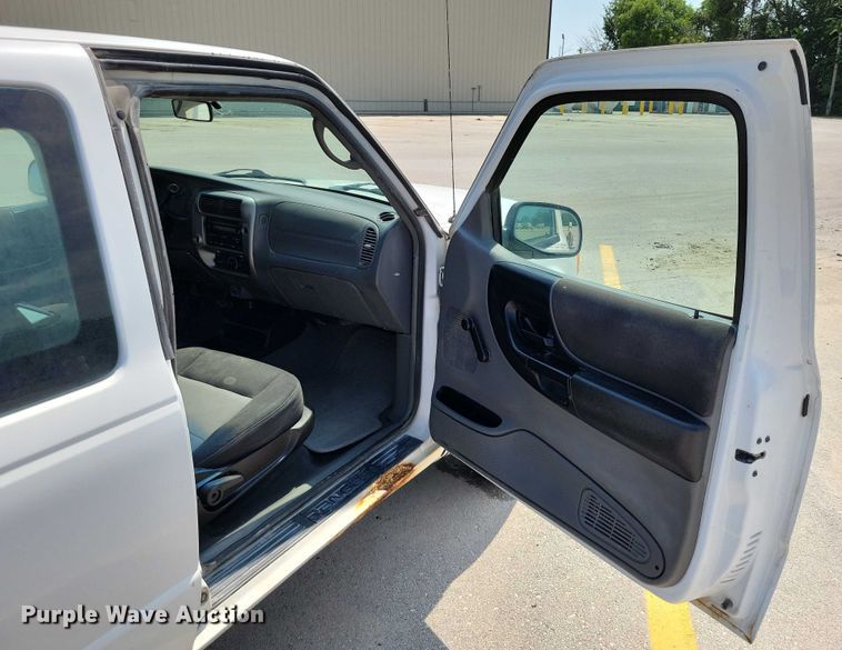 image for item DX7200 2005 Ford Ranger SuperCab pickup truck