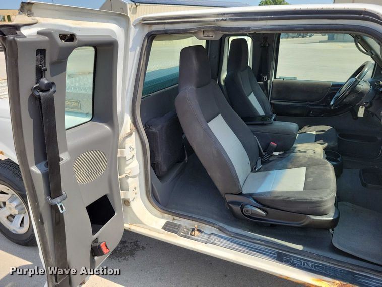 image for item DX7200 2005 Ford Ranger SuperCab pickup truck