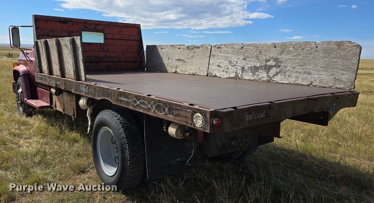 image for item DY1179 1986 Chevrolet C60 dump flatbed truck