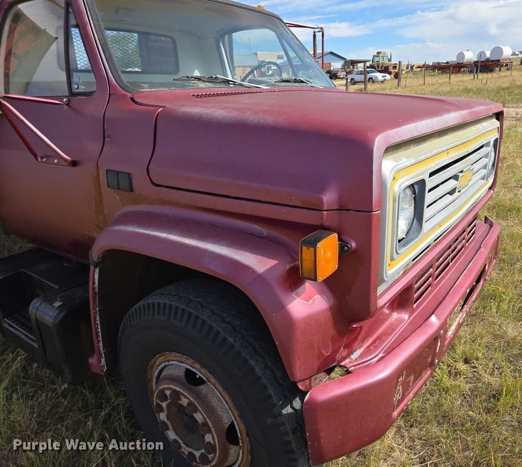 image for item DY1179 1986 Chevrolet C60 dump flatbed truck