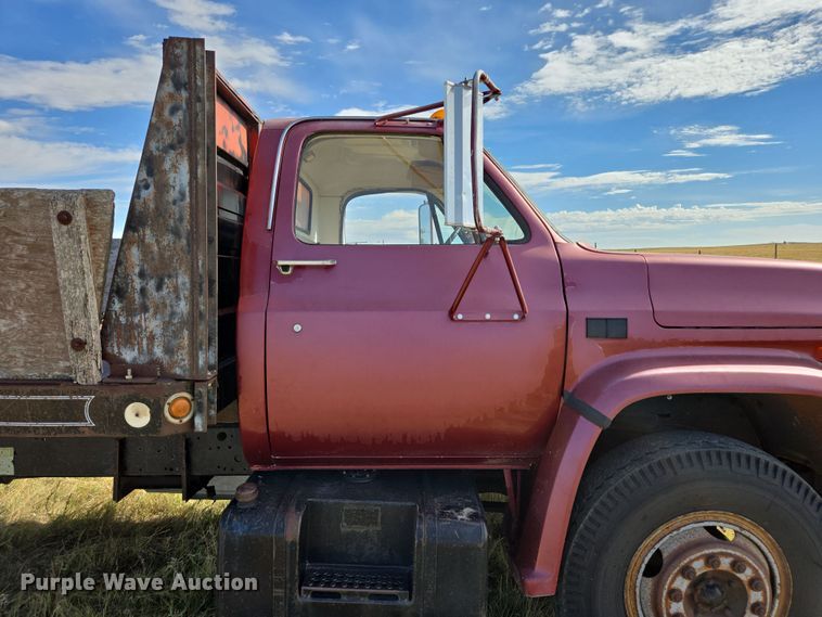 image for item DY1179 1986 Chevrolet C60 dump flatbed truck