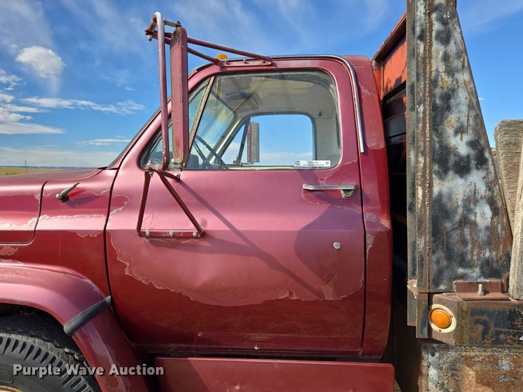 image for item DY1179 1986 Chevrolet C60 dump flatbed truck