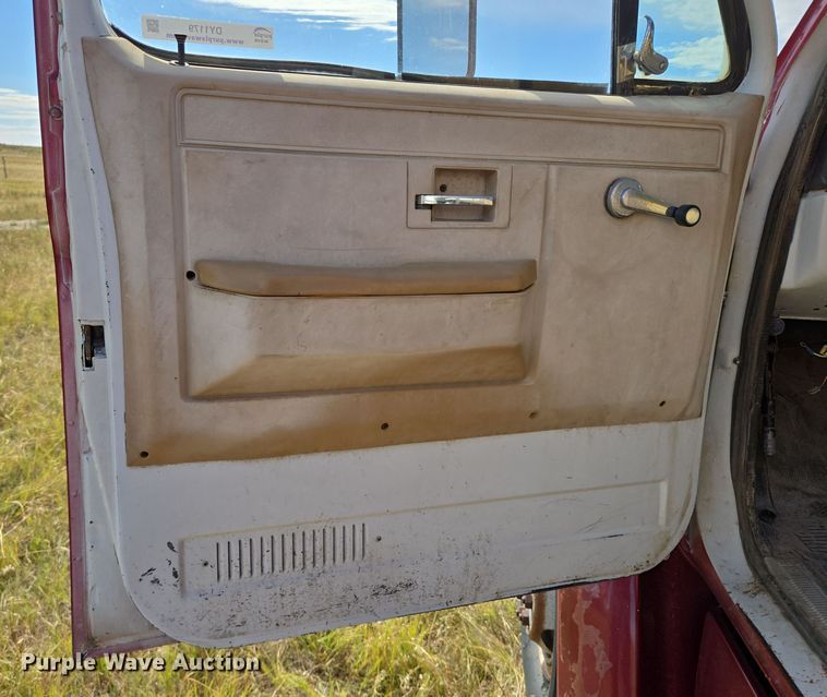 image for item DY1179 1986 Chevrolet C60 dump flatbed truck