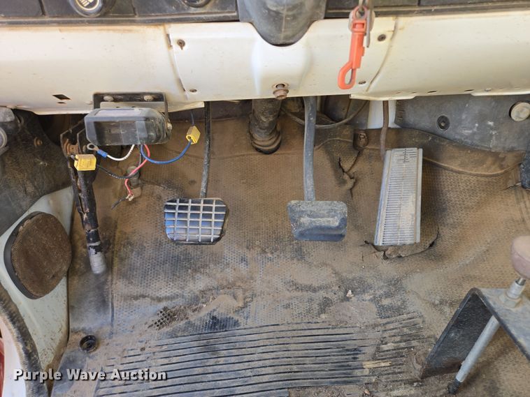 image for item DY1179 1986 Chevrolet C60 dump flatbed truck