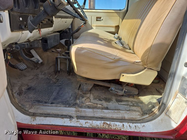 image for item DY1179 1986 Chevrolet C60 dump flatbed truck