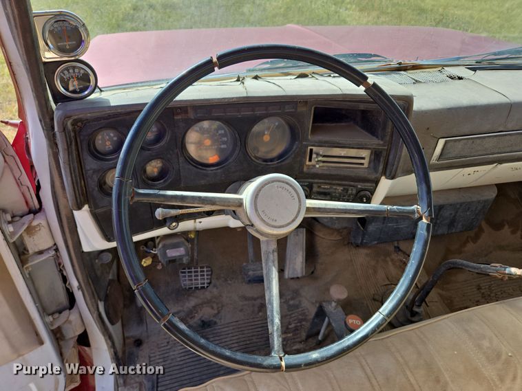 image for item DY1179 1986 Chevrolet C60 dump flatbed truck