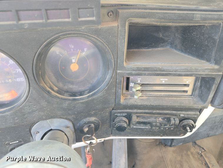 image for item DY1179 1986 Chevrolet C60 dump flatbed truck