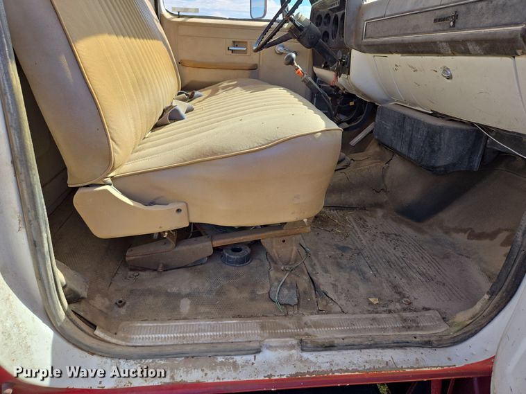 image for item DY1179 1986 Chevrolet C60 dump flatbed truck