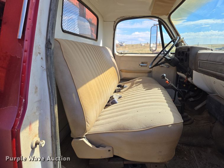 image for item DY1179 1986 Chevrolet C60 dump flatbed truck