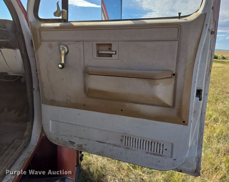 image for item DY1179 1986 Chevrolet C60 dump flatbed truck