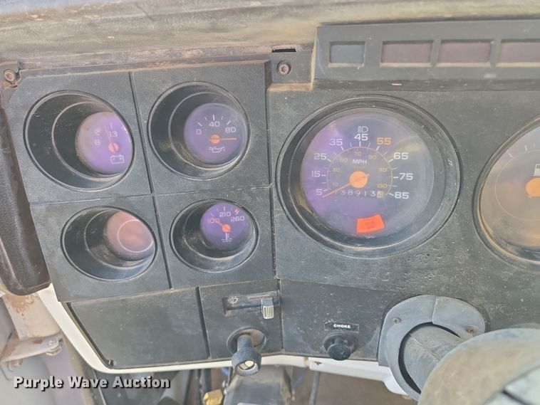 image for item DY1179 1986 Chevrolet C60 dump flatbed truck