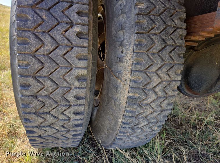 image for item DY1179 1986 Chevrolet C60 dump flatbed truck