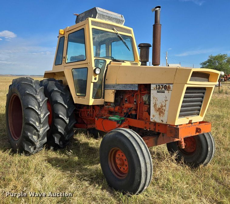 image for item DY1180 1972 Case 1370 tractor