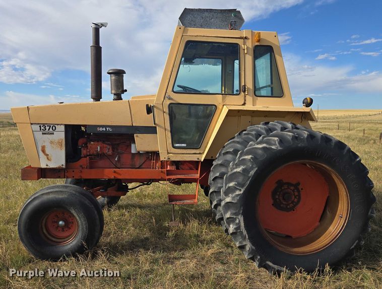 image for item DY1180 1972 Case 1370 tractor