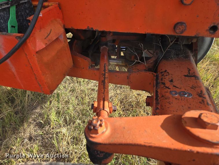 image for item DY1180 1972 Case 1370 tractor