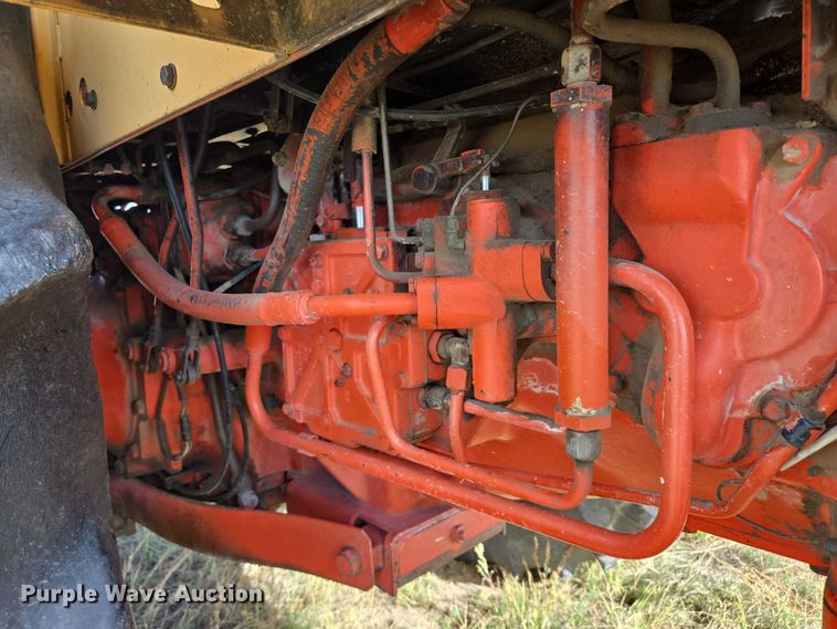 image for item DY1180 1972 Case 1370 tractor