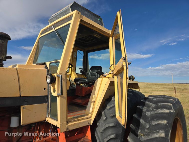 image for item DY1180 1972 Case 1370 tractor