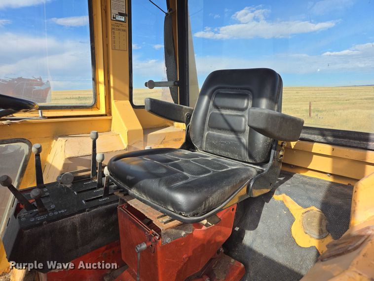 image for item DY1180 1972 Case 1370 tractor