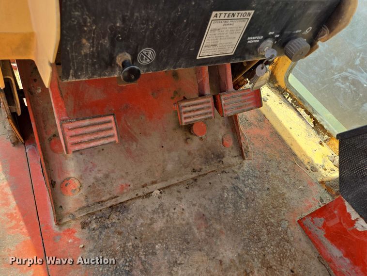 image for item DY1180 1972 Case 1370 tractor