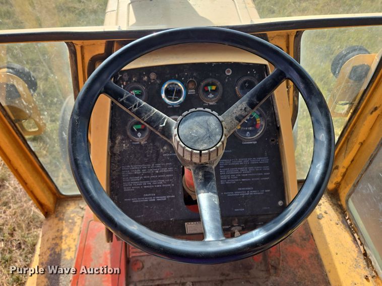 image for item DY1180 1972 Case 1370 tractor