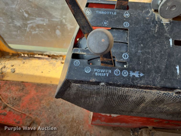 image for item DY1180 1972 Case 1370 tractor