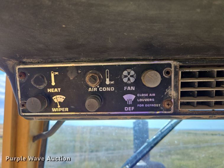 image for item DY1180 1972 Case 1370 tractor