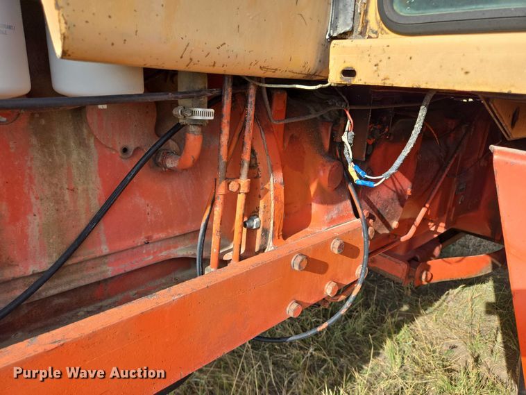 image for item DY1180 1972 Case 1370 tractor