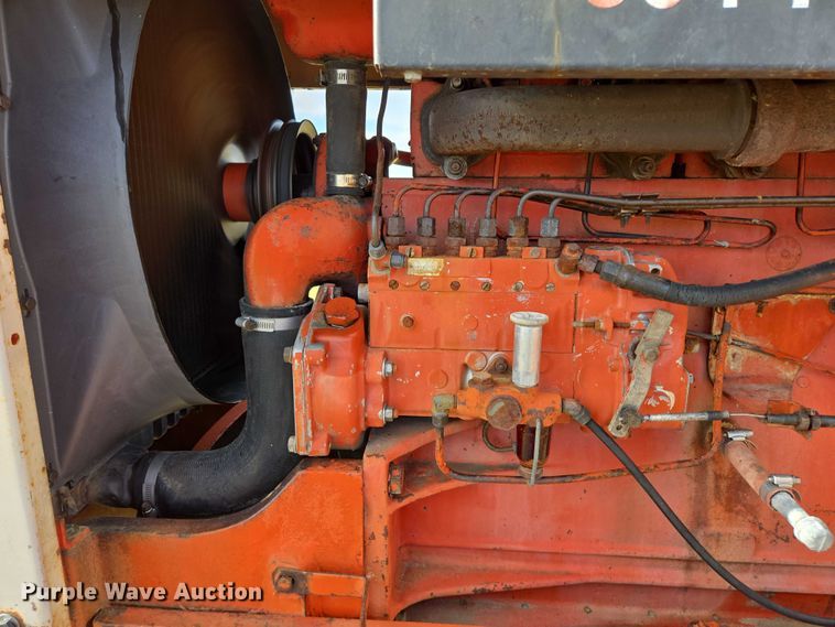 image for item DY1180 1972 Case 1370 tractor