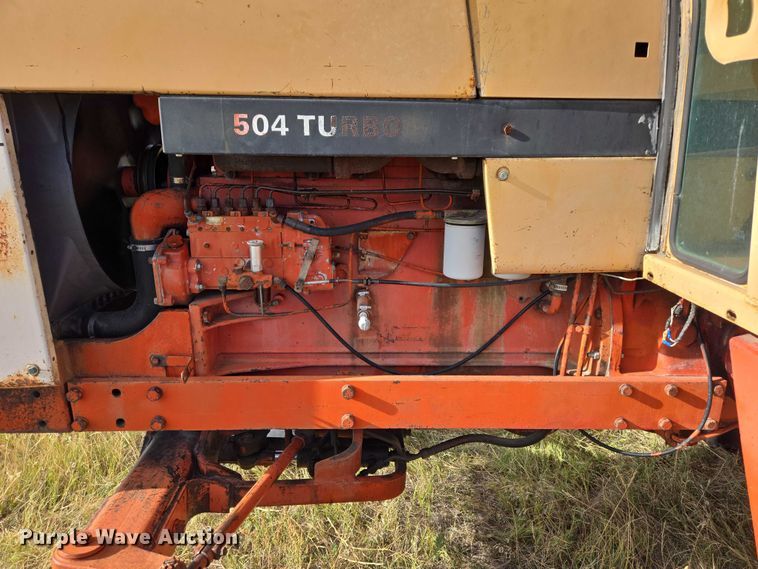 image for item DY1180 1972 Case 1370 tractor