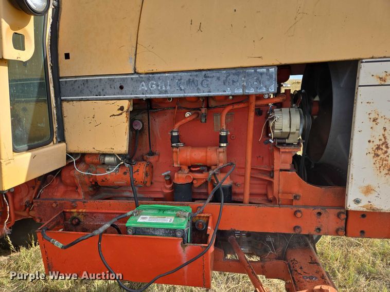 image for item DY1180 1972 Case 1370 tractor