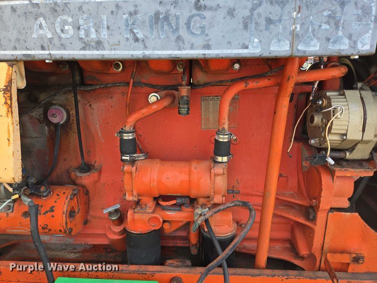 image for item DY1180 1972 Case 1370 tractor