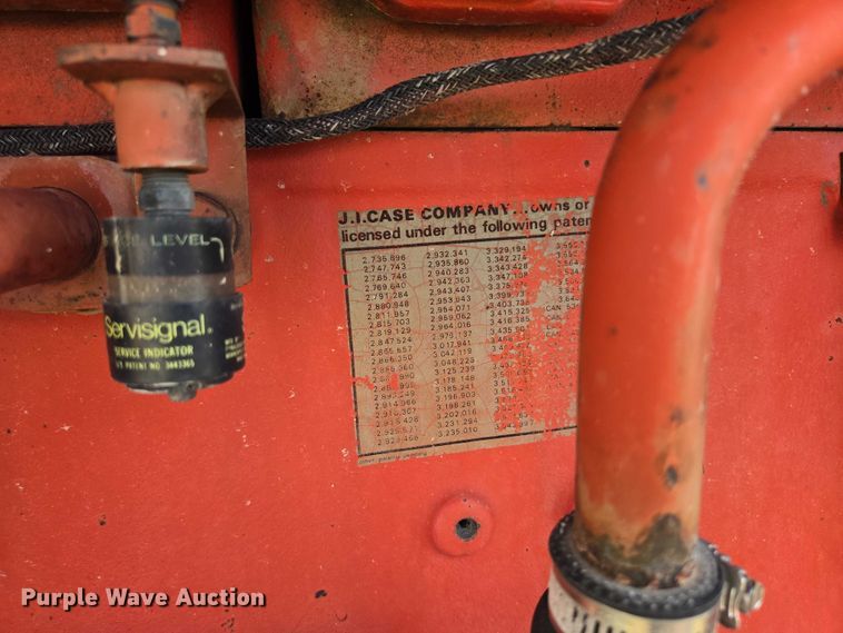 image for item DY1180 1972 Case 1370 tractor