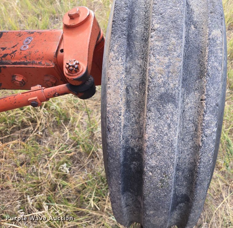image for item DY1180 1972 Case 1370 tractor