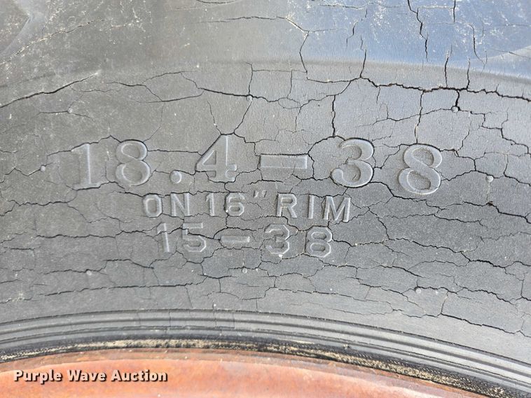 image for item DY1180 1972 Case 1370 tractor