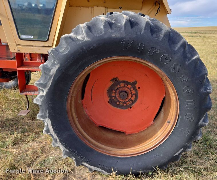 image for item DY1180 1972 Case 1370 tractor