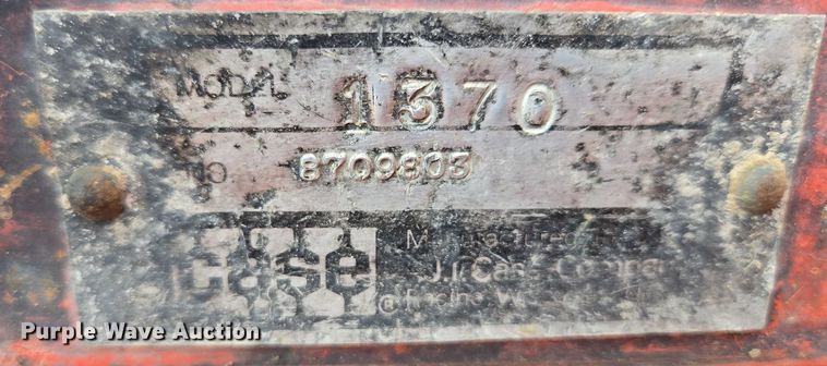 image for item DY1180 1972 Case 1370 tractor