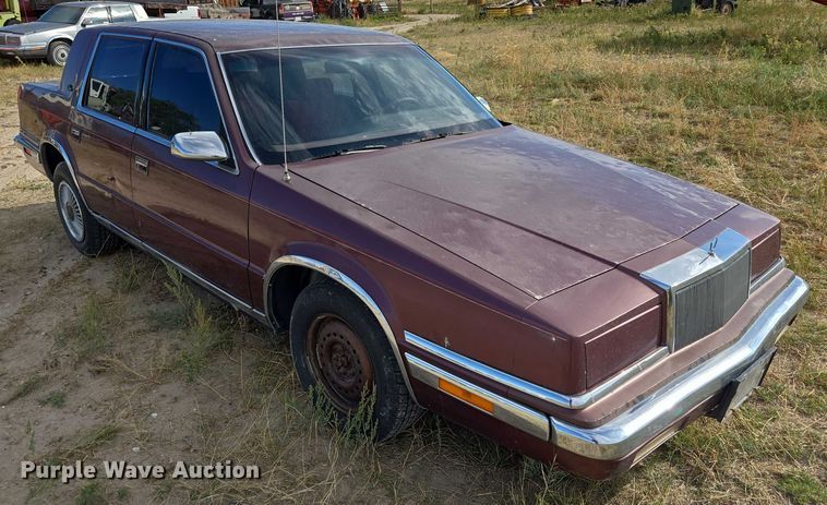 image for item DY1181 1991 Chrysler New Yorker Salon 