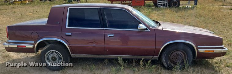 image for item DY1181 1991 Chrysler New Yorker Salon 