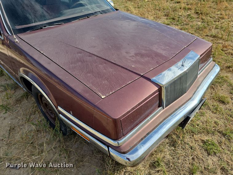 image for item DY1181 1991 Chrysler New Yorker Salon 