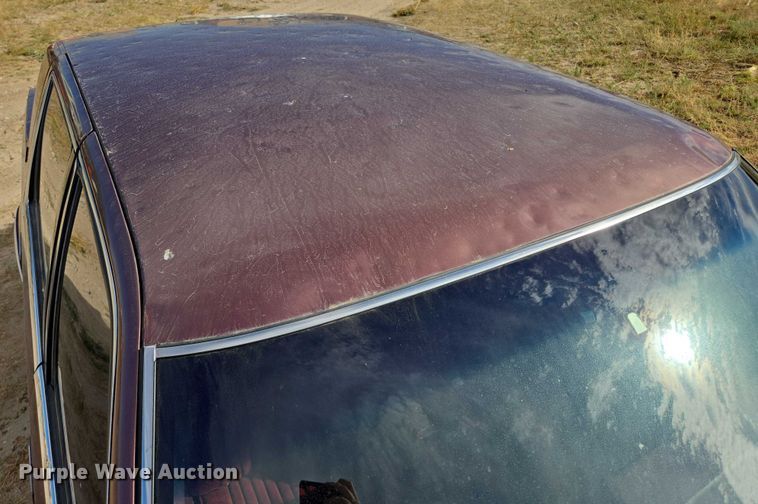 image for item DY1181 1991 Chrysler New Yorker Salon 