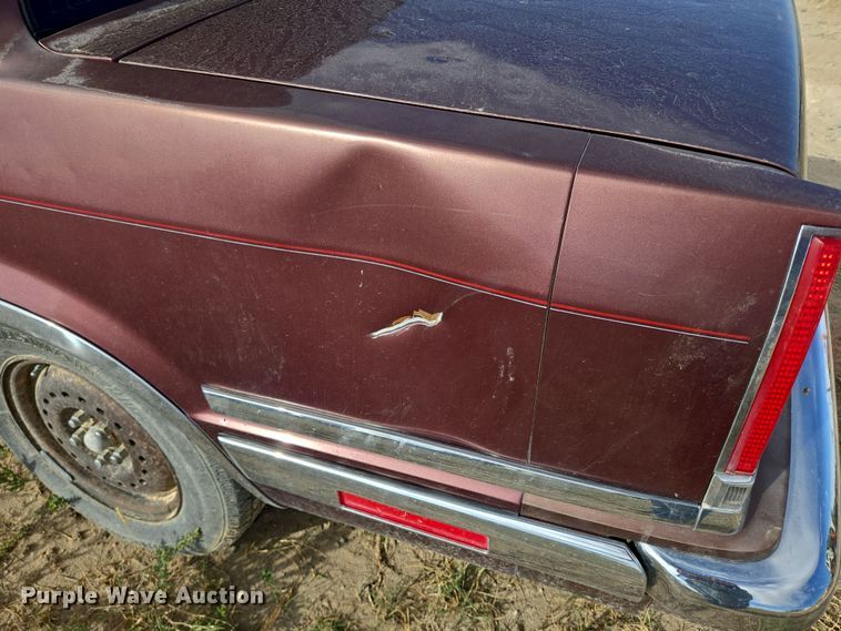 image for item DY1181 1991 Chrysler New Yorker Salon 