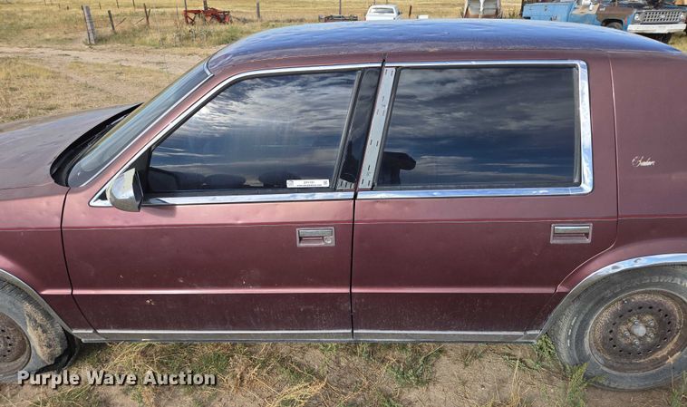 image for item DY1181 1991 Chrysler New Yorker Salon 