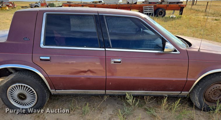 image for item DY1181 1991 Chrysler New Yorker Salon 
