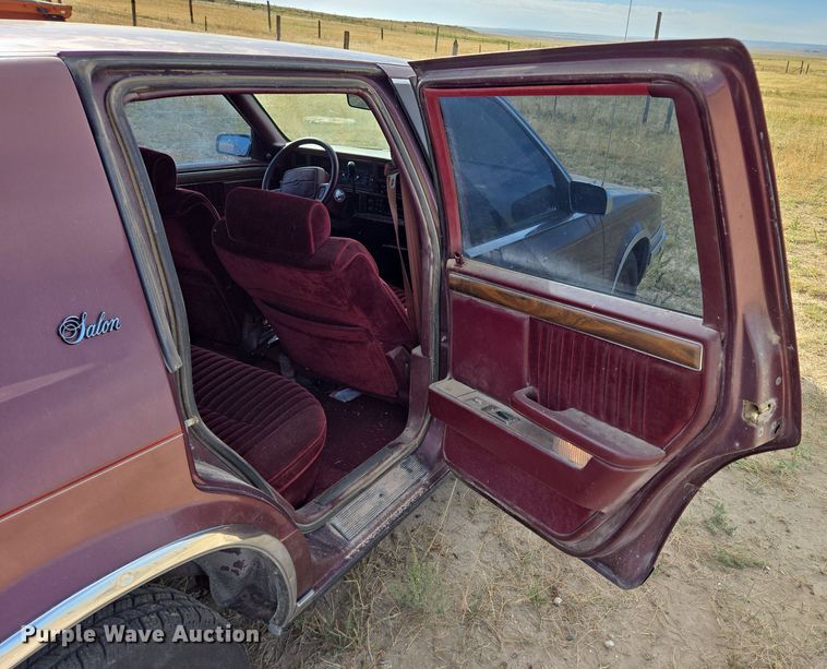 image for item DY1181 1991 Chrysler New Yorker Salon 