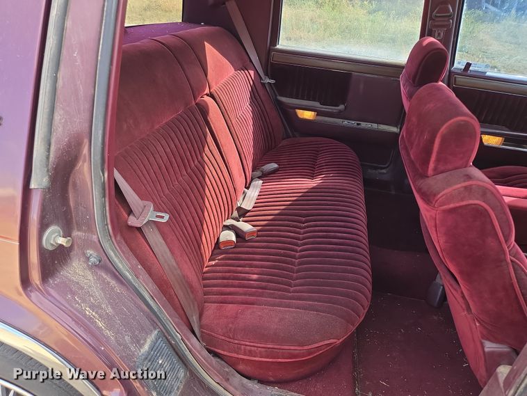 image for item DY1181 1991 Chrysler New Yorker Salon 